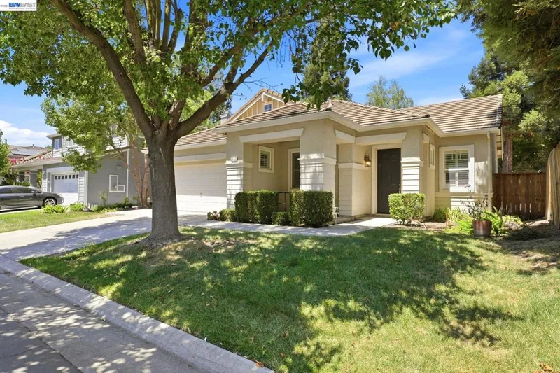 Photo 2 of 6485 Pine Meadow Cir