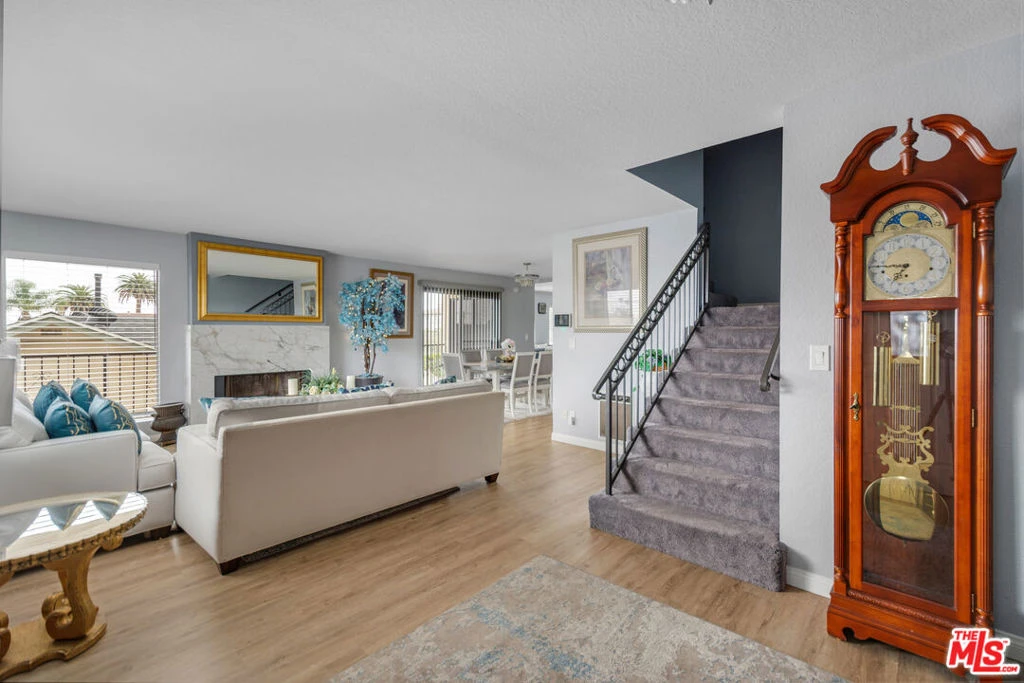 Interior 4