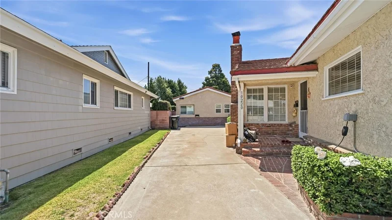 10220 Randwick Drive photo 2