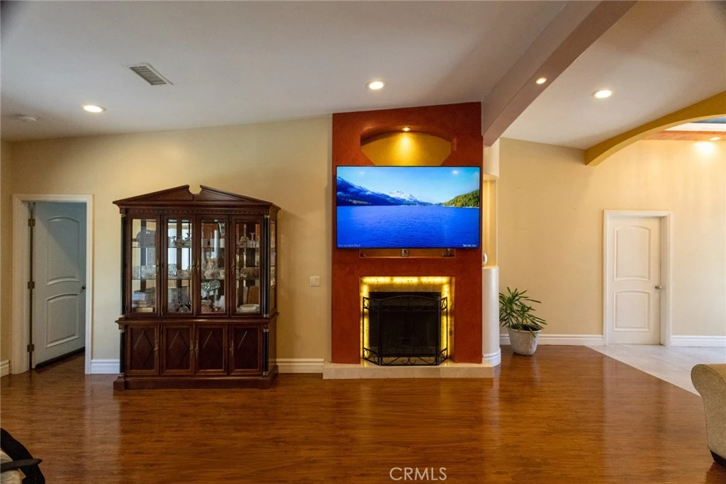 Interior 3