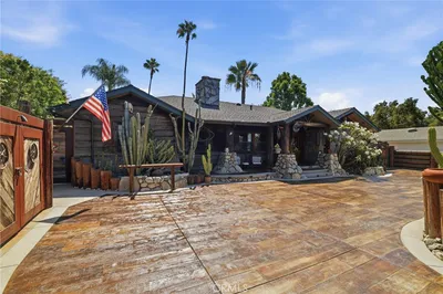 310 S Mountain Avenue photo 2