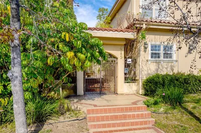 415 E Dryden 110 photo 2