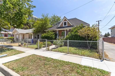 4048 9th Street photo 2