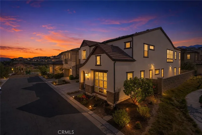 1090 Viejo Hills Drive