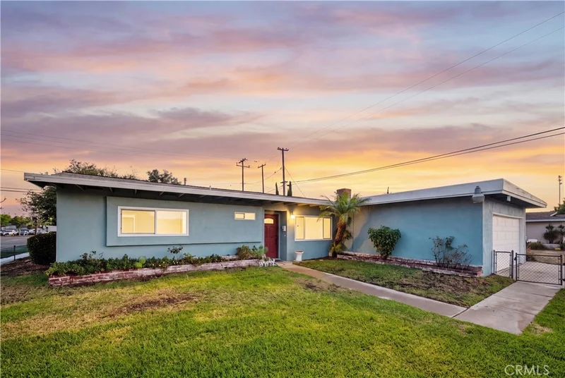 3357 W Olinda photo 2