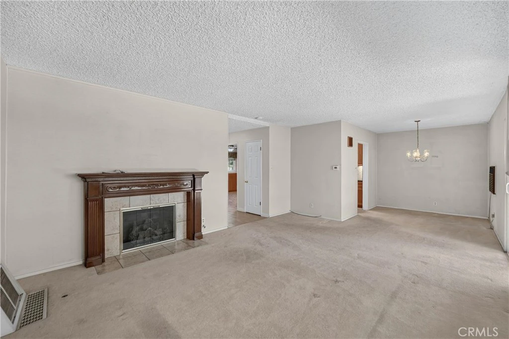 Interior 4