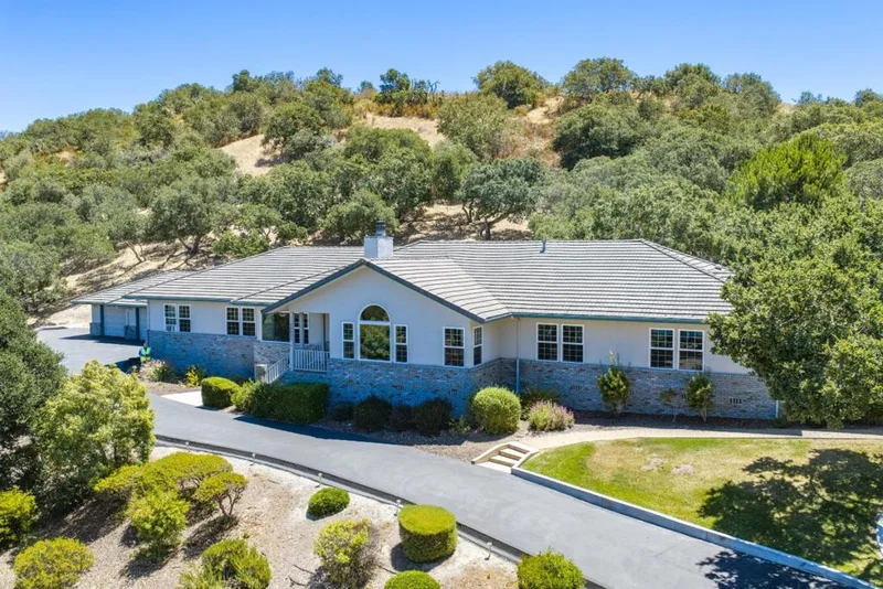 28951 Falcon Ridge