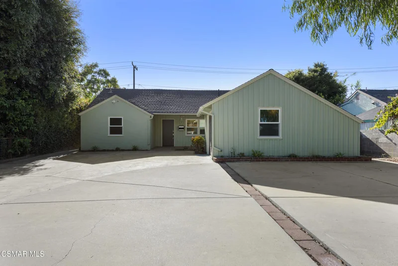 301 Frances Street, Ventura, CA 93003