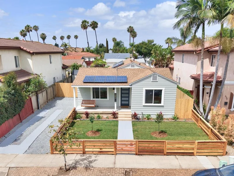4584 Altadena