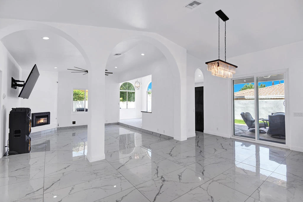 Interior 3