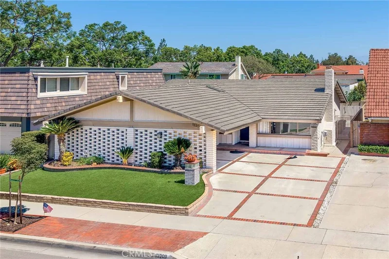 13209 Aclare Street