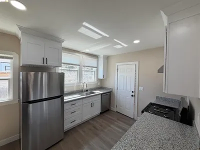 1225 PINE ST photo 2