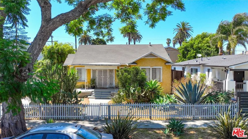 2753 S Rimpau Boulevard photo 2