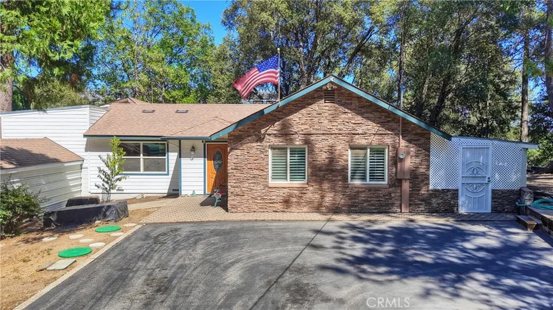Photo 2 of 36125 Cedar Lane