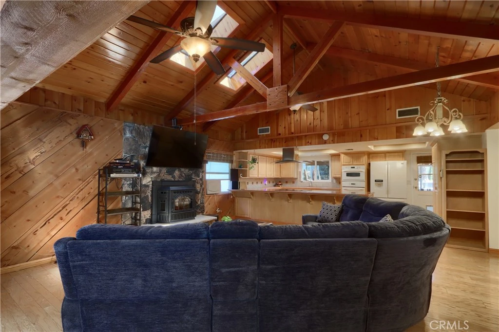 Interior 4