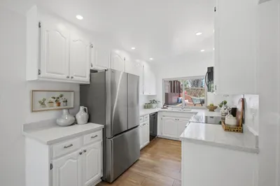 22963 Longdown Road photo 2