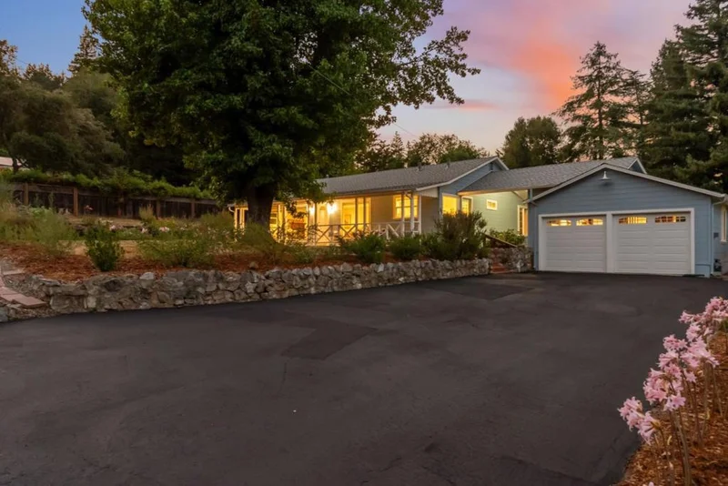 260 El Solyo Heights Drive