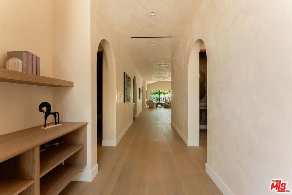 Interior 2