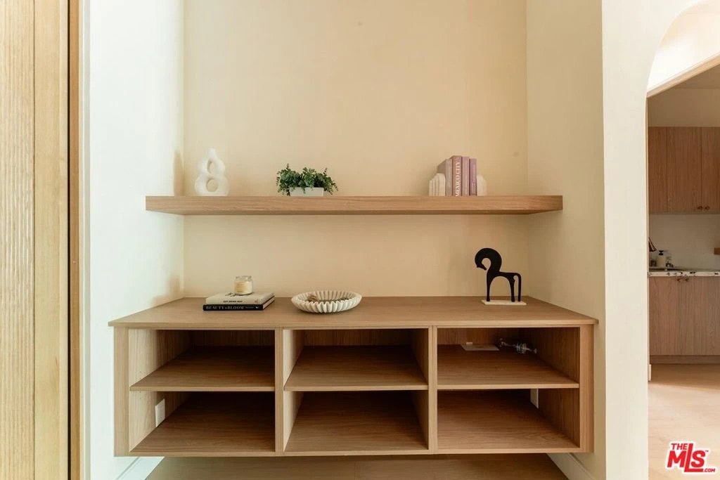 Interior 3