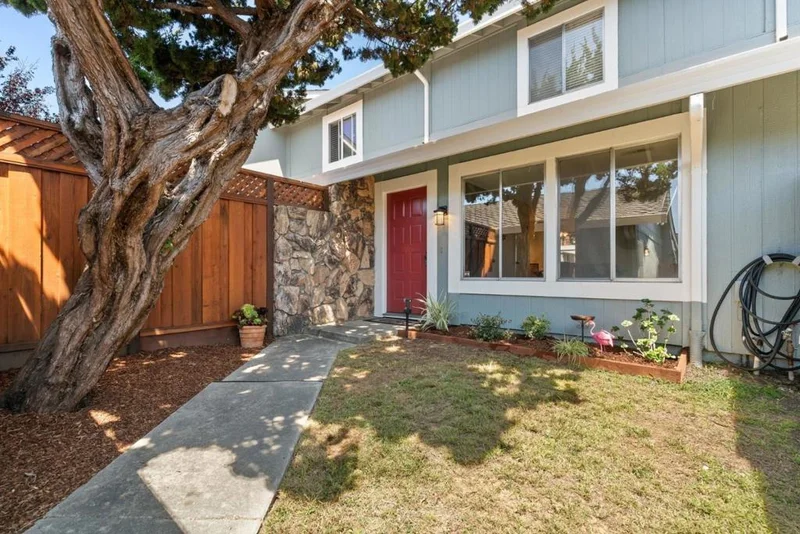 Photo 2 of 406 Sailfish Drive