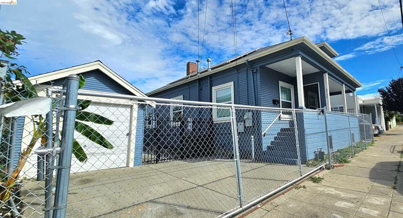 3137 Pleitner Ave photo 2