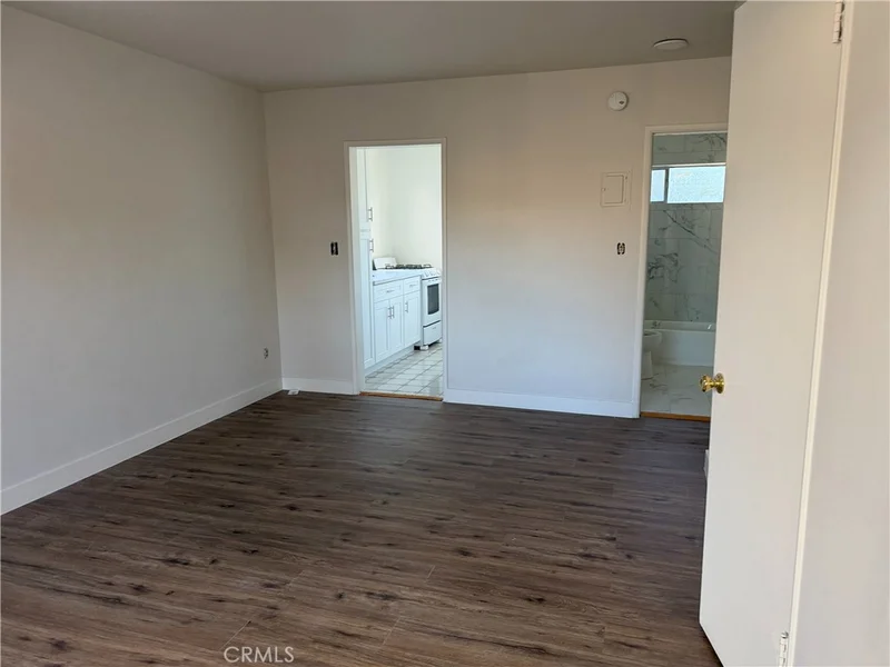 14154 Roscoe photo 2