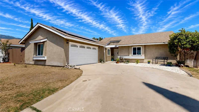 4973 Cambridge photo 2