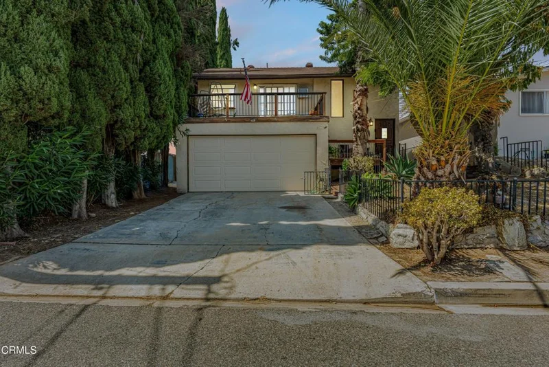 817 Benson Way
