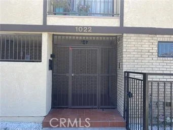1022 Irving Avenue 3 photo 2