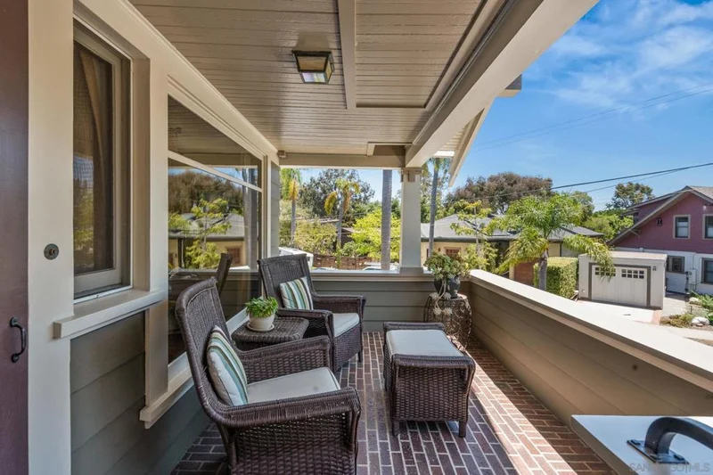 4316 Hermosa Way photo 2