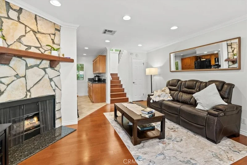 4345 W. 154th St. 10
