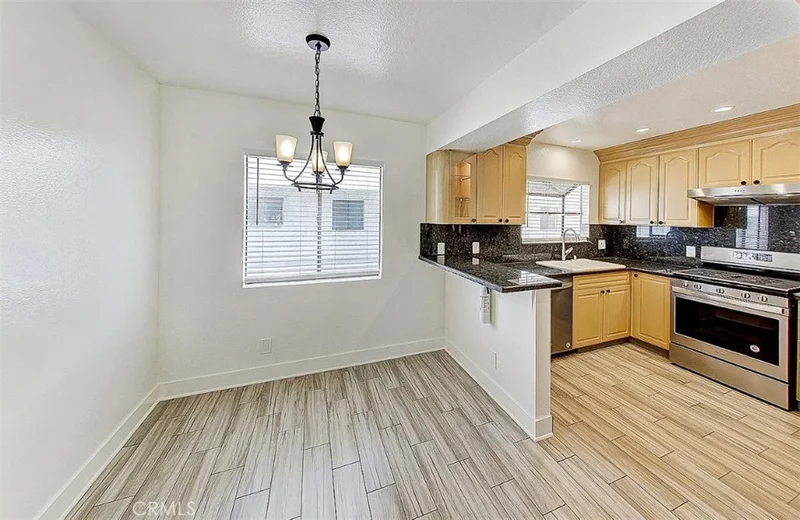 9144 Burnet Avenue 32 photo 2