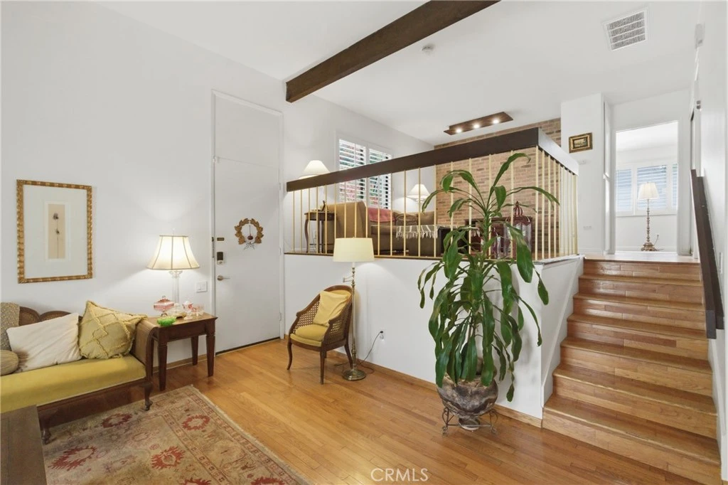 Interior 4