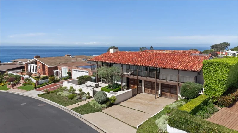 8 Monarch Bay Drive photo 2