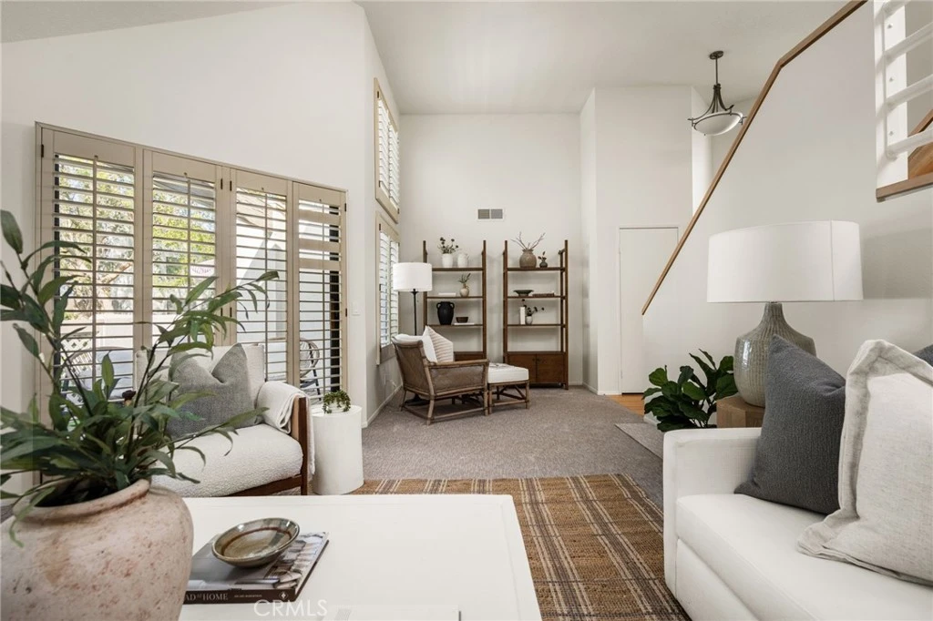 Interior 4
