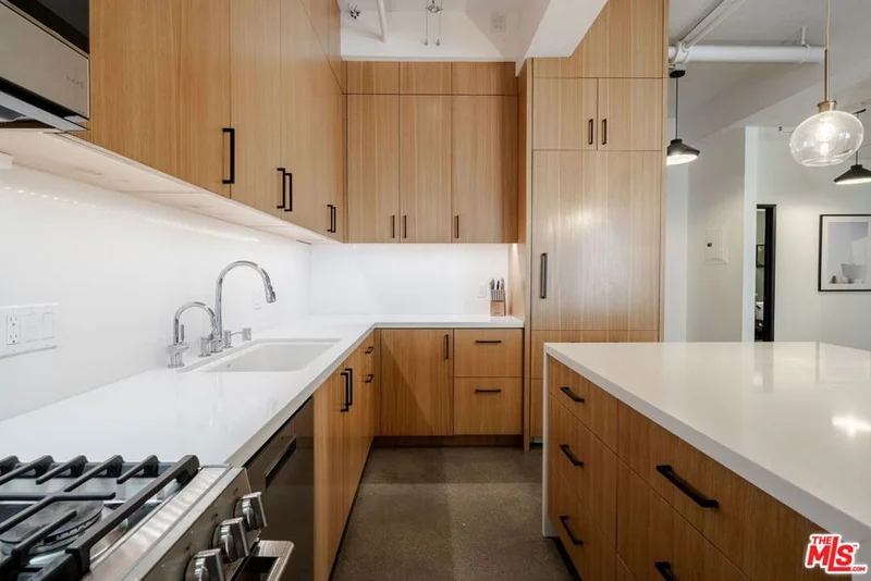Photo 2 of 849 S Broadway 603