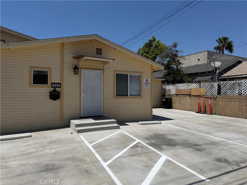835 Pepper Way A photo 2