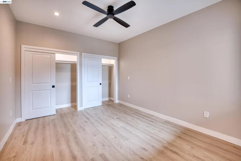 4202 Telegraph Ave photo 2