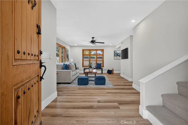 3212 Gabriella Street photo 2