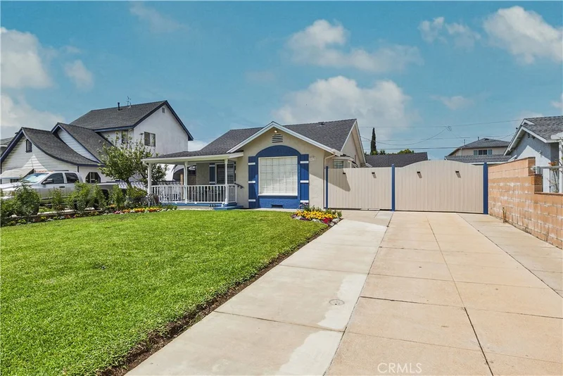 927 Montecito photo 2