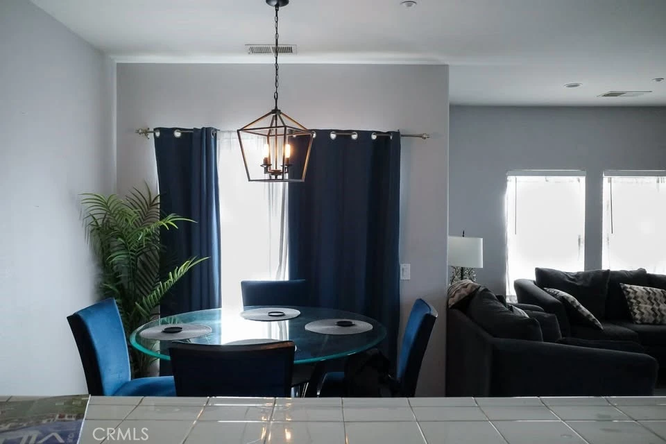 Interior 4