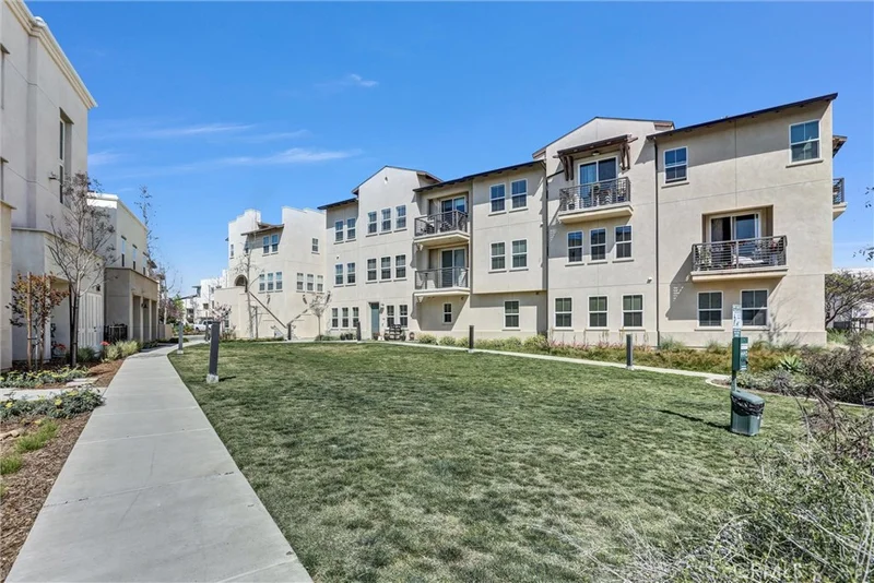5200 Beachside Lane 112