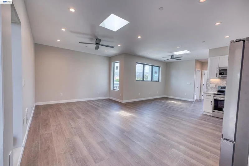 4202 Telegraph Ave photo 2