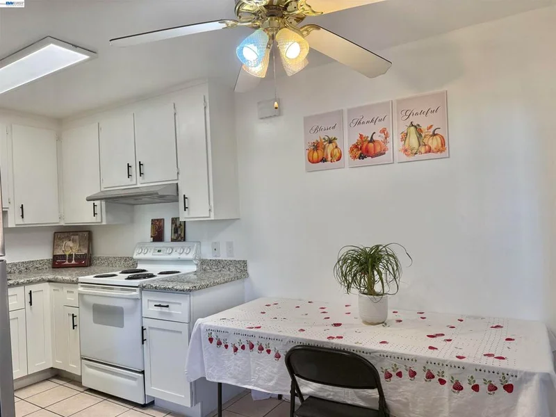 680 Fargo Ave 13