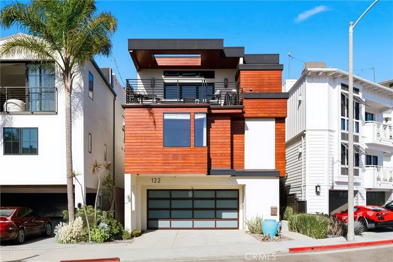122 Manhattan Avenue