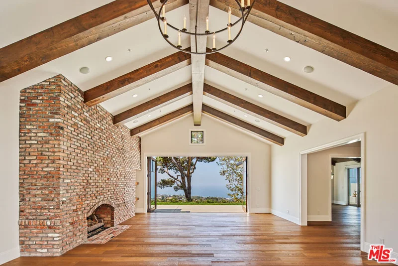 5561 Horizon Drive photo 2