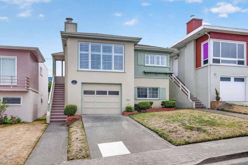 71 Castleton Avenue