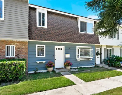 8215 Deerfield Drive photo 2
