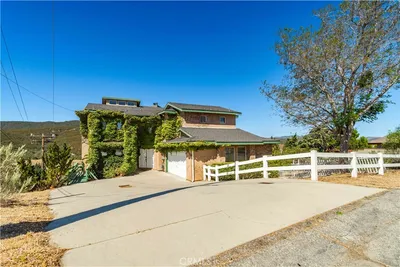 14738 Flintstone Drive photo 2