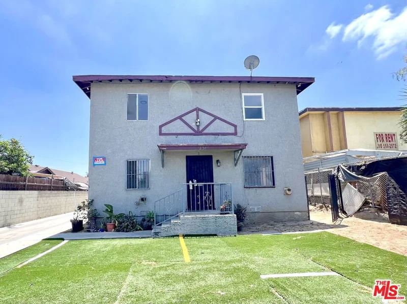254 E Lanzit Avenue 5